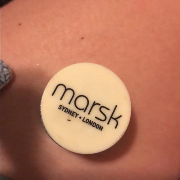 Makeup - Picture 2 of 2